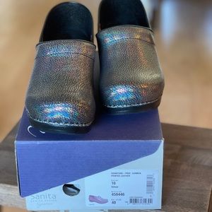 Sanita clog size 40. Silver/iridescent. Never worn, new in box, no smoke no pets